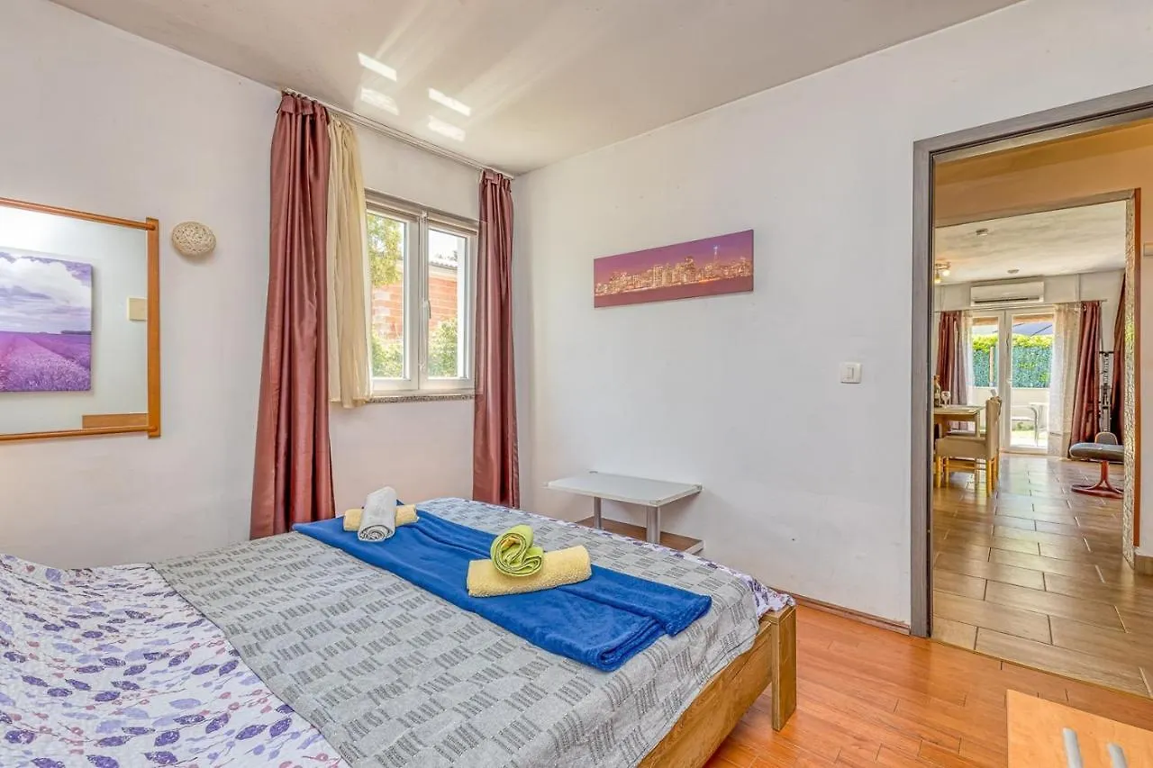 Holiday House Mir Kanfanar